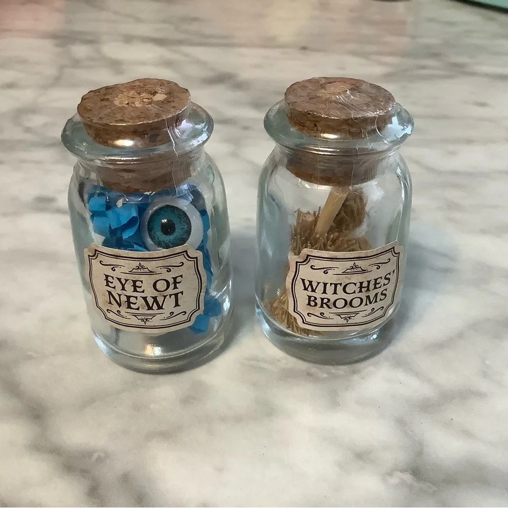 Target 2022 Mini Potion Bottles Eye of Newt and Witches Broom Decor Set New